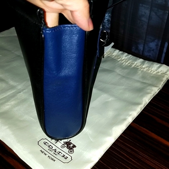 COACH WRISTLET LEATHER BAG - Picture 6 of 8